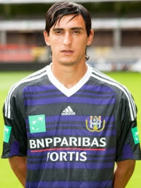 Luego de los atentados ocurridos en bélgica, evaluó volver al club de su origen tras haber logrado una buena temporada con el anderlecht.el 6 de julio de 2016, matías volvería a firmar un nuevo contrato con el club atlético belgranopor 3 años. Matias Suarez Biography Stats Rating Footballer S Profile Football Top Com