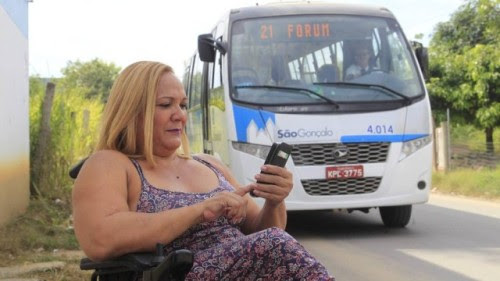 Teodora Lúcia, de 53 anos, moradora do Jardim Bom Retiro, ajudou a implantar o aplicativo