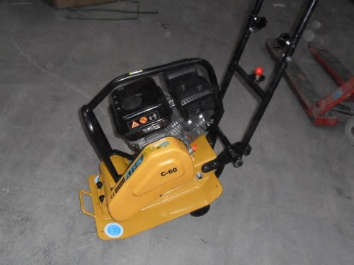 The dirty hand tools model # 104950 1850lb plate compactor features a 79cc displacement engine, just like the yc0850 from yardmax. Compactors Wacker Plates Wacker Plate Compactor Plate C60 72 Kg With Wheels Business Office Industrial