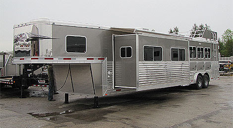 (1) complete trailers is your one stop shop for all your car hauler needs. Horse Trailers Toronto Trailers Plus 1 800 532 3396 Toronto And Toronto Ontario Trailer Sales And Service We Stock Horse Trailers Utility Trailers Livestock Trailers Cargo Trailers Dump Trailers Flatbed Trailers Car Hauler Trailers Snowmobile