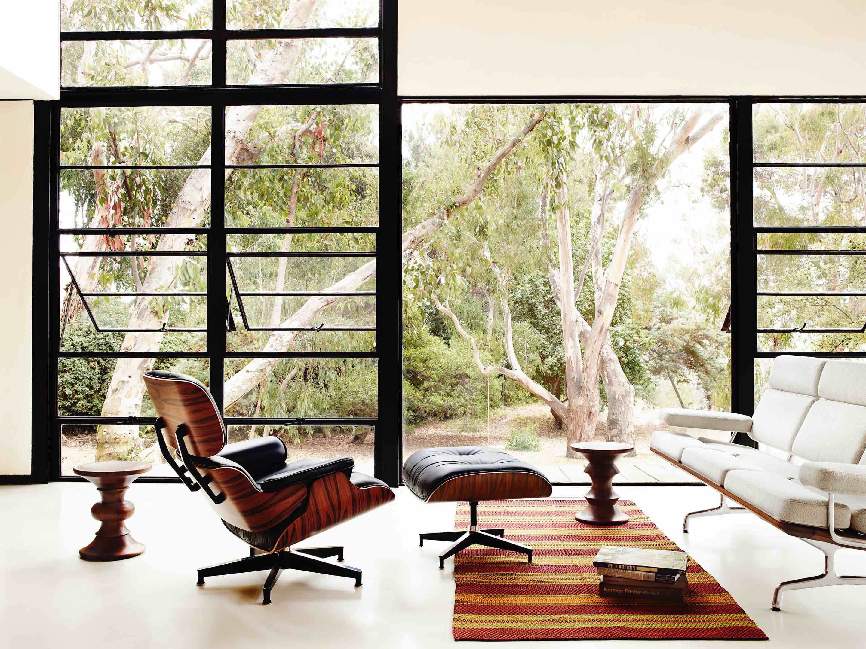We have beautiful and elegant eames style mid century modern furniture to decorate your place. These Mid Century Modern Chairs Make A Case For Great Home Decor