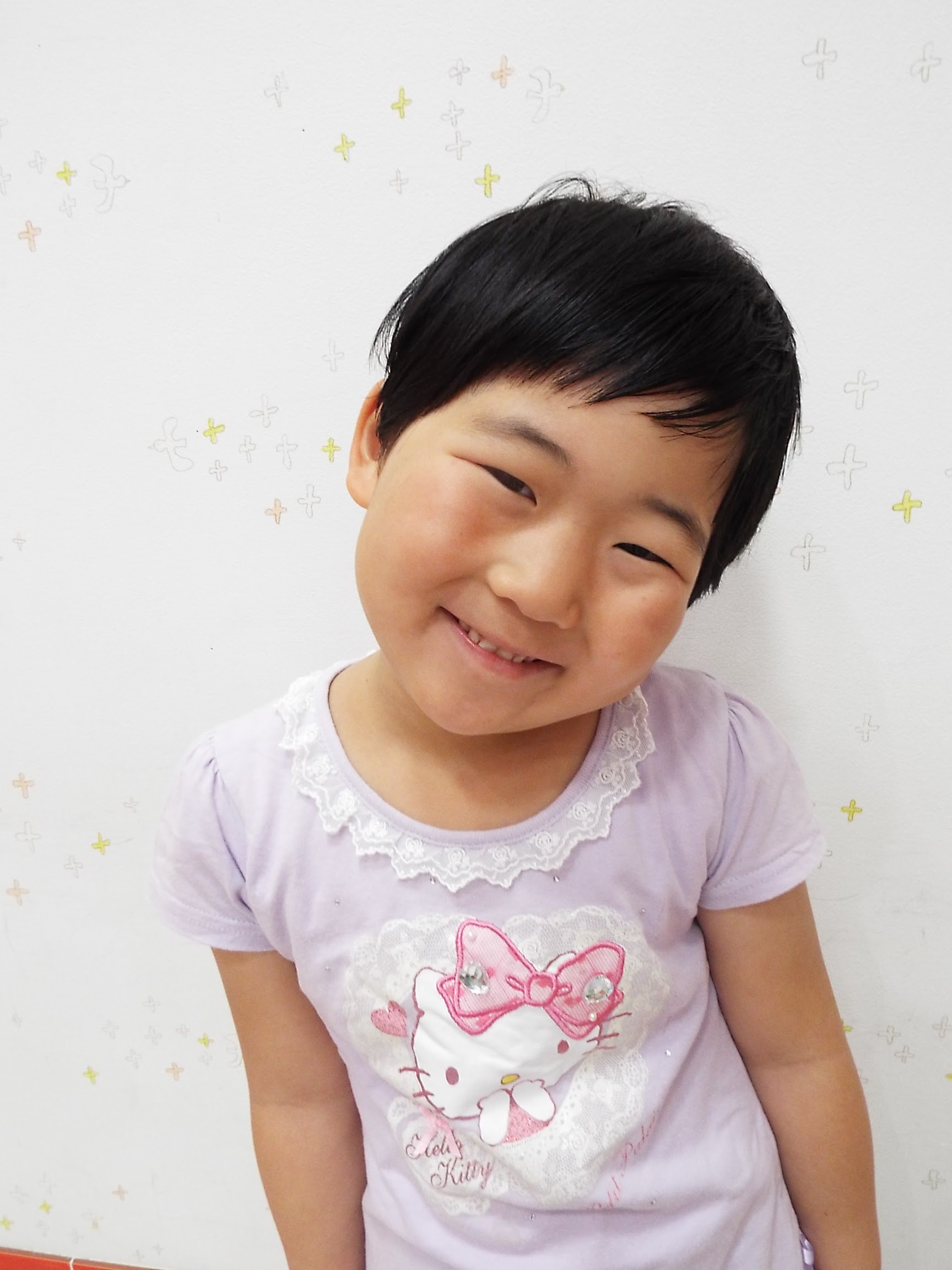 髪型 ショート 女の子 Tinatin Gagua