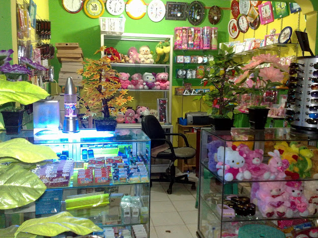 Dengan modal di bawah 20 juta anda sudah bisa memulai usaha ini sebagai usaha sampingan. Peluang Usaha Toko Kado Dan Analisa Usahanya Toko Mesin Maksindo