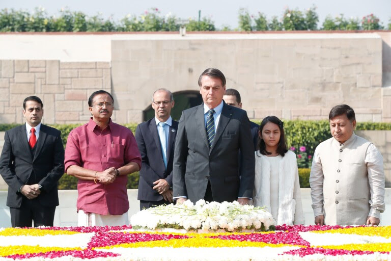 Bolsonaro e Laura participam de homenagem a Gandhi