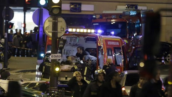 Los tiroteos se produjeron en los distritos 10 y 11 de París. Foto AP.