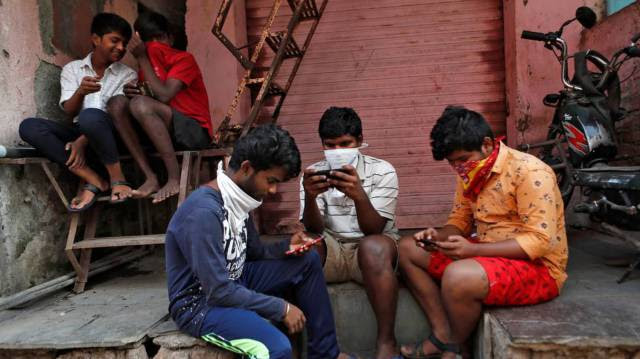 Mais amor virtual para contornar a censura das famílias na Índia