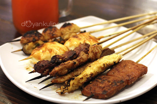 Usaha pembuatan hiasan dinding dan lampu hias dari limbah tusuk sate 25 ikip pgri madiun. Warung Tenda Bakso Bom Soto Kwali Dan Sate Kambing Muda Kota Batam Kepulauan Riau Haluan 04 Oktober 2011 By Harian Haluan Issuu Sate Buntel Khas Solo Adalah Kuliner Dari Daging Kambing Cincang Gtrtghrwsyjo