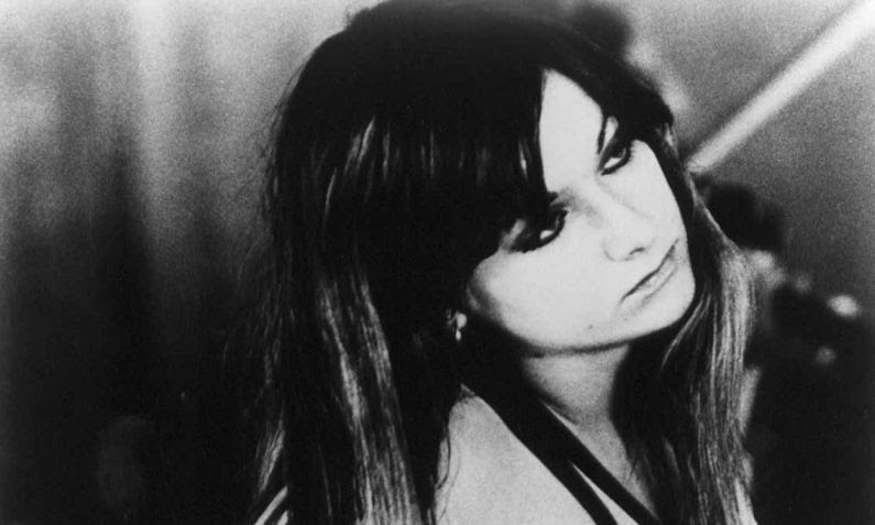 ファッショントレンド ぜいたくイギリス 女性 歌手 80 年代
