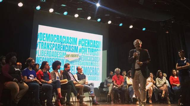 Movimentos ensaiam frente ampla pela democracia “até doer”