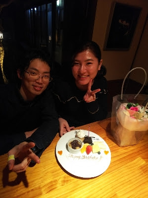 現代の髪型 新鮮な誕生 日 ディナー 彼女