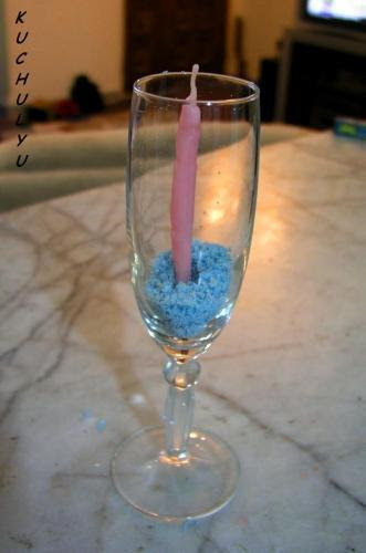 How-to-DIY-Beautiful-Layered-Grated-Candles-4.jpg