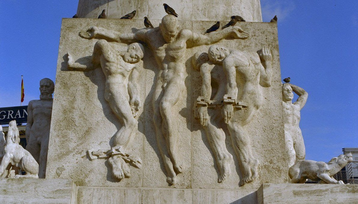 Nationaal Monument op de Dam - Geschiedenis & Symboliek