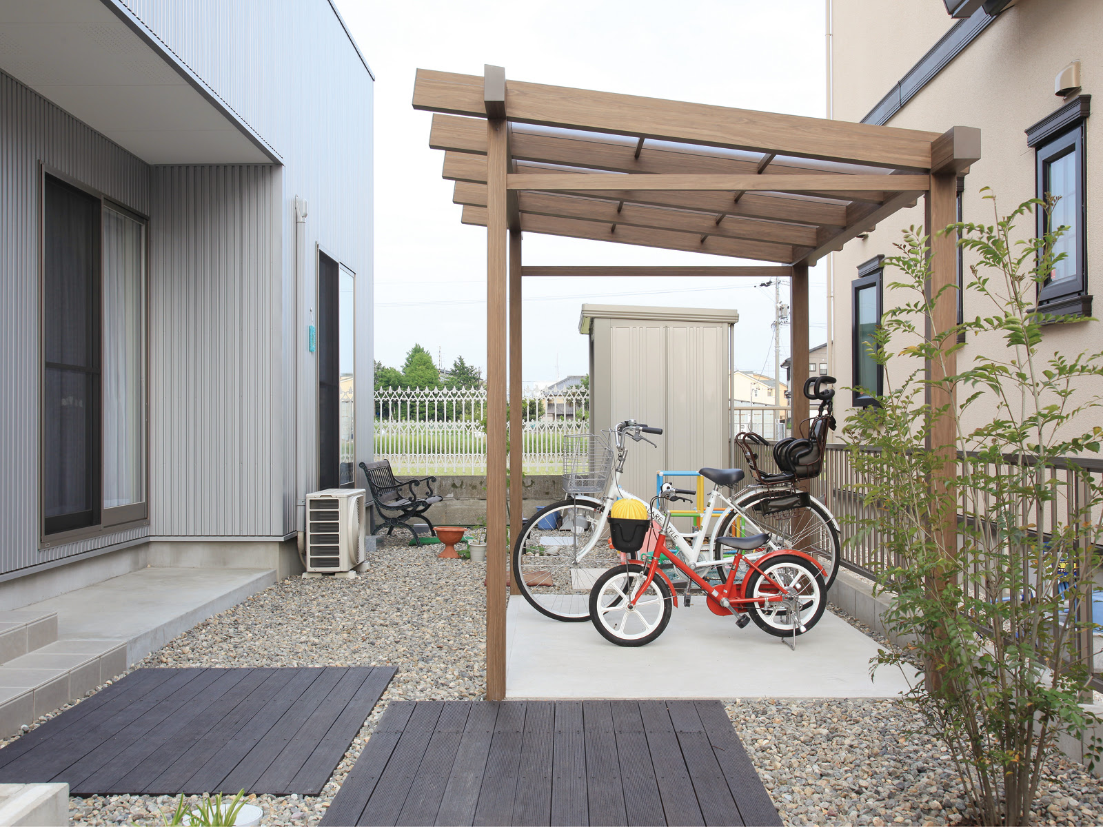 玄関 ポーチ 自転車