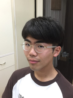 新しい 眼鏡 髪型 メンズ 人気のヘアスタイル