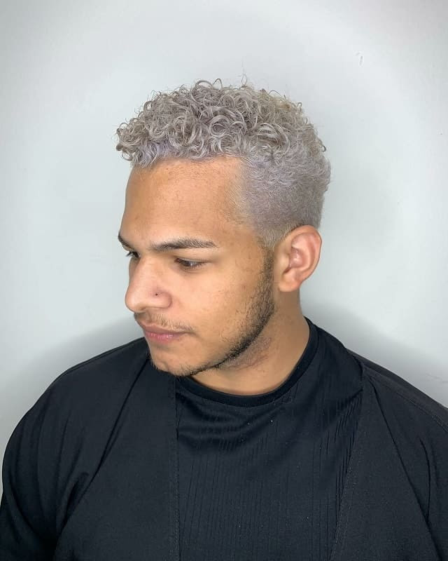 On one hand, it helps men with graying hair touch up any unwanted tones. Blonde Hair Blonde To Black Hair Men