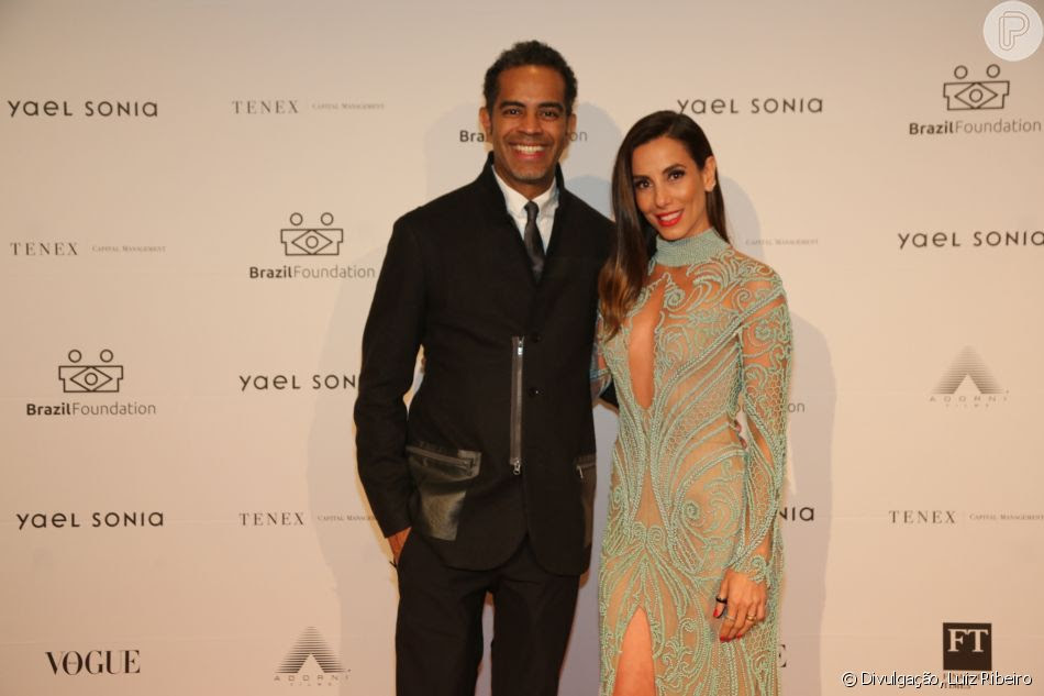 O casal Tania Khalil e Jarizinho tambÃ©m marcou presenÃ§a no evento. Thania escolheu vestido em verde lavado para o evento