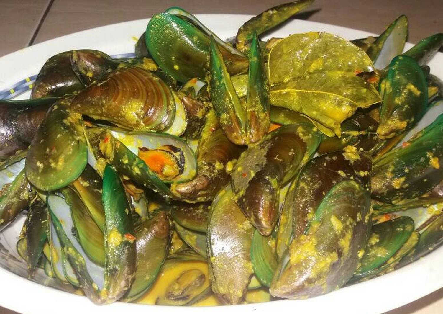 Sebelum mempelajari cara memasak kerang yang benar, lebih baiknya mempeelajari temtang aneka ragam kerang. Resep Kerang Hijau Asam Manis Pedas Penikmat Seafood Pasti Suka