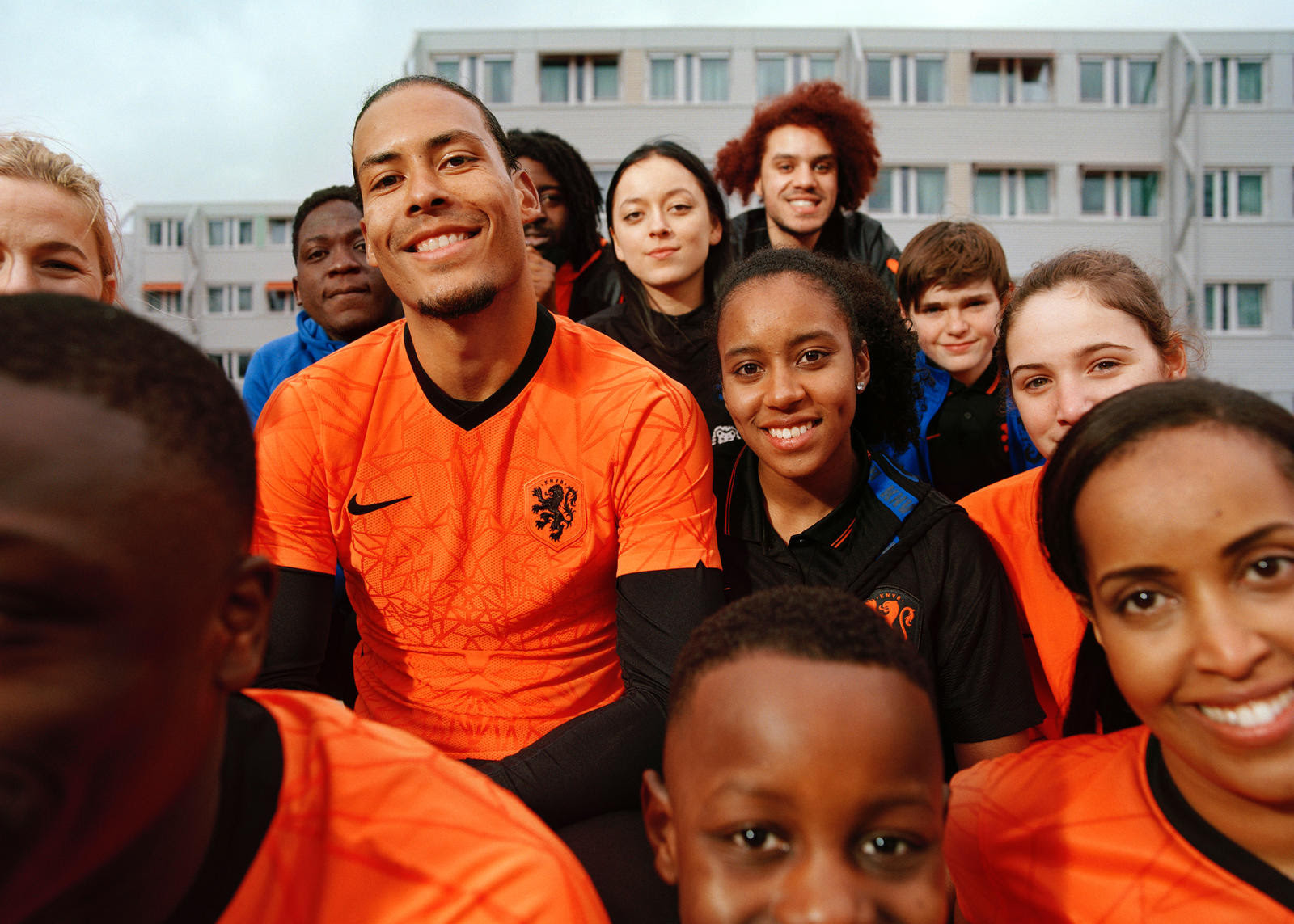 De nederlandse leeuw heeft een prominente plaats op het shirt. Nederlands Elftal Voetbalshirt 2020 2021 Voetbalshirts Com