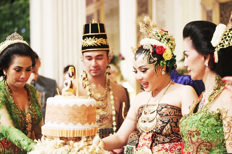 Pakaian Orang  Tua  Pengantin  Adat Jawa Foto Pengantin  