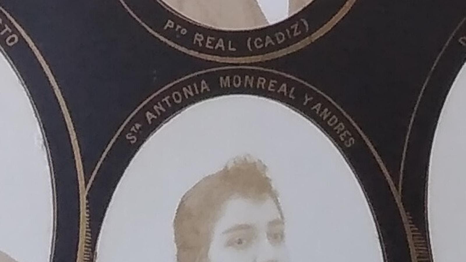 Antonia Monreal y Andrés, en una imagen de su orla de Bachiller.