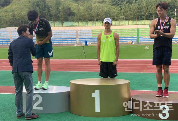 양예빈은 15일 전라북도 익산종합운동장에서 열린 제50회 전국종별육상경기대회 여자 고등부 400m 결선에서 56초76으로 가장 먼저 결승선을 통과했다. ê´'ì–'ì‹œì²­ ìœ¡ìƒíŒ€ ì „êµ­ëŒ€íšŒ ê¸ˆ 1 ì€1 êµ¿ëª¨ë‹íˆ¬ë°ì´