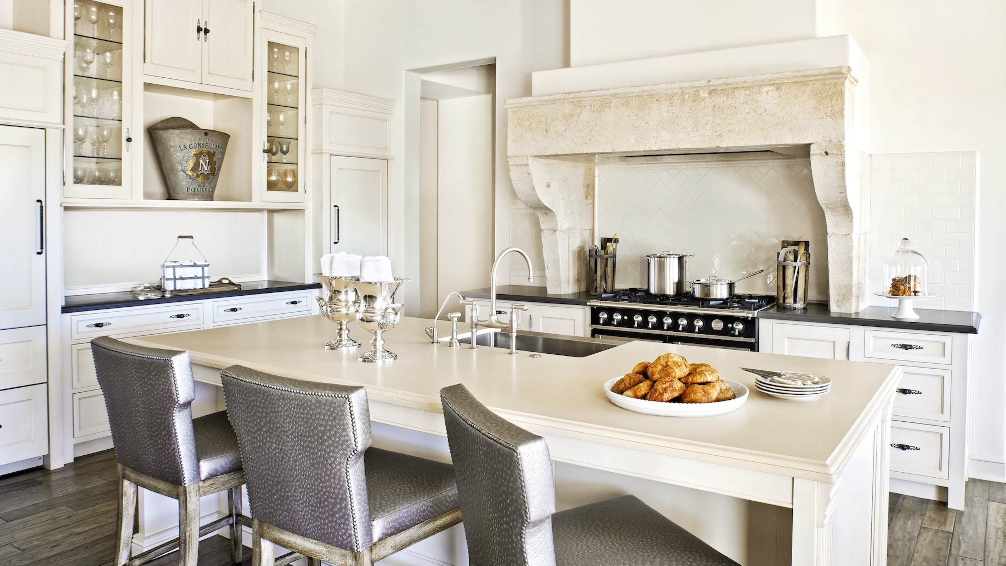 Filter, save & share beautiful french country kitchen remodel pictures, designs and ideas. 30 French Country Kitchen Ideas Beautiful Rustic Rooms Country