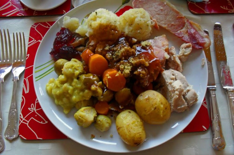 Brighten someone's day by wishing them the best. Irish Christmas Meal Blessing Irish Kitchen Blessings Christmas Is A Most Important Katalog Busana Muslim