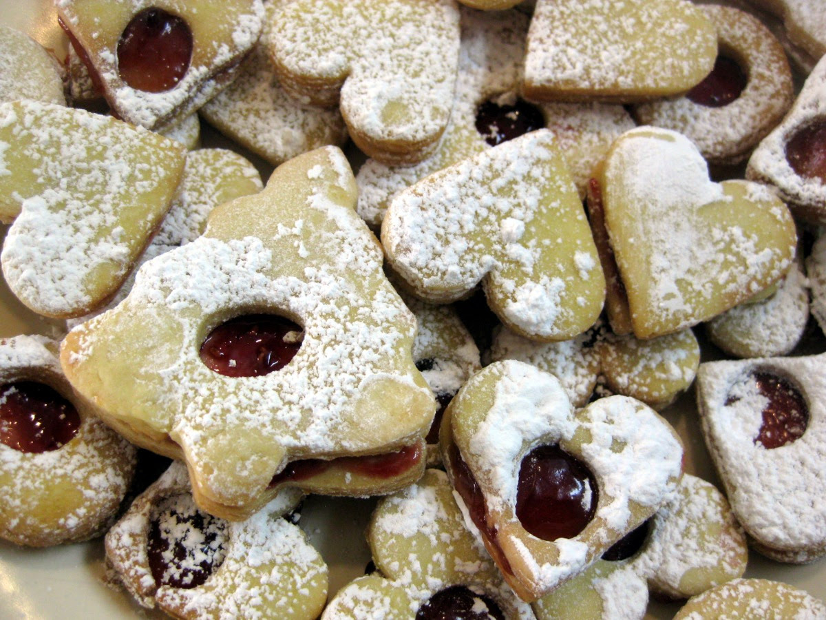 Scopri ricette, idee per la casa, consigli di stile e altre idee da provare. Christmas Cookies Part 1 Hearts Srdiecka Recipe Slovak Cooking