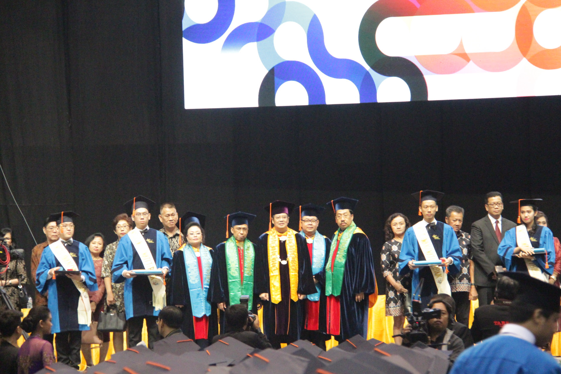 Binus Berhasil Meluluskan 51 Wisudawan Dengan Predikat Summa Cumlaude