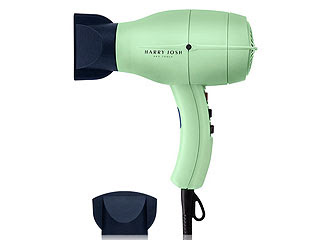 You Can Win This Amazing Hairdryer: It Cuts Drying Time in Half – and is Still Lightweight!