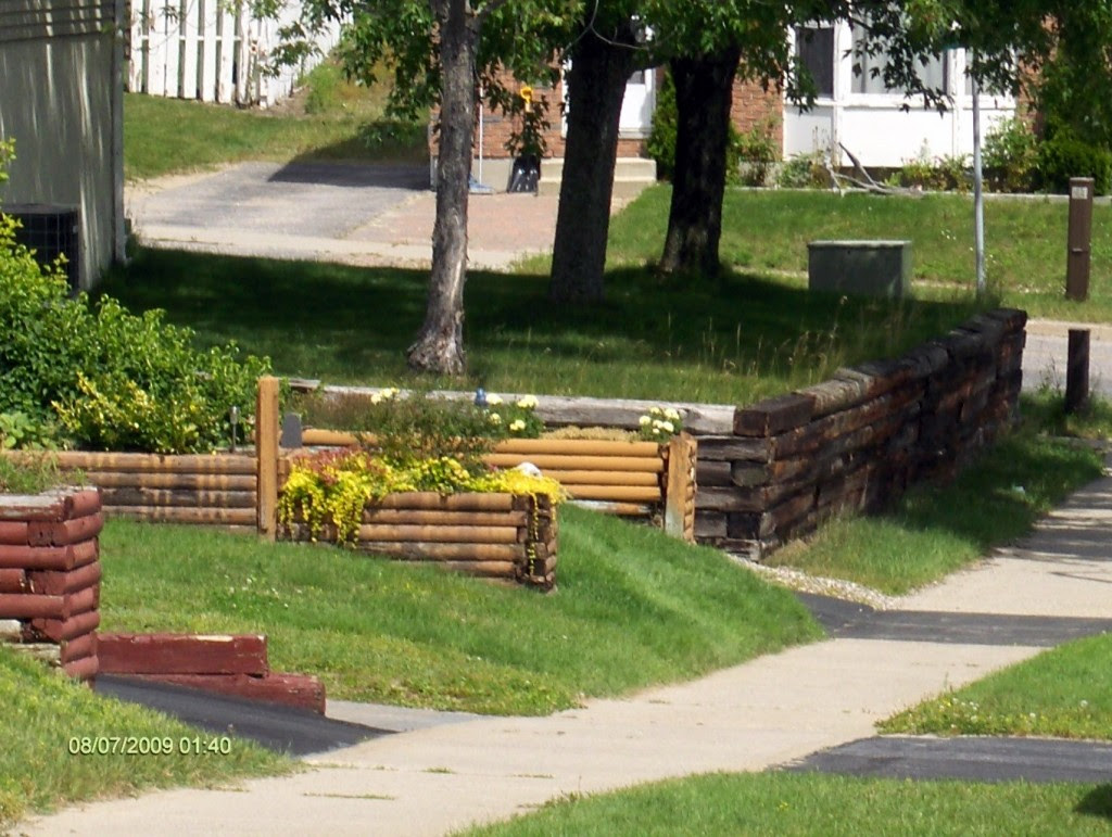See more ideas about railroad ties, backyard landscaping, backyard. How To Build Retaining Walls With Railroad Ties Incoming Bytes