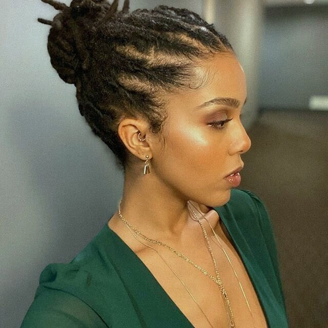 If you have minimal experience, you *must* take my loc styling class to be hired. 4 Ways To Do Curly Loc Styles Dailymoments