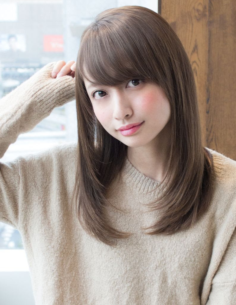 髪型 ロング ストレート 流行 Bartu Ansari