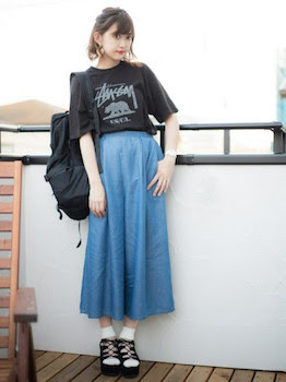 モダンファッションスタイル 最新tシャツコーデ 夏 レディース
