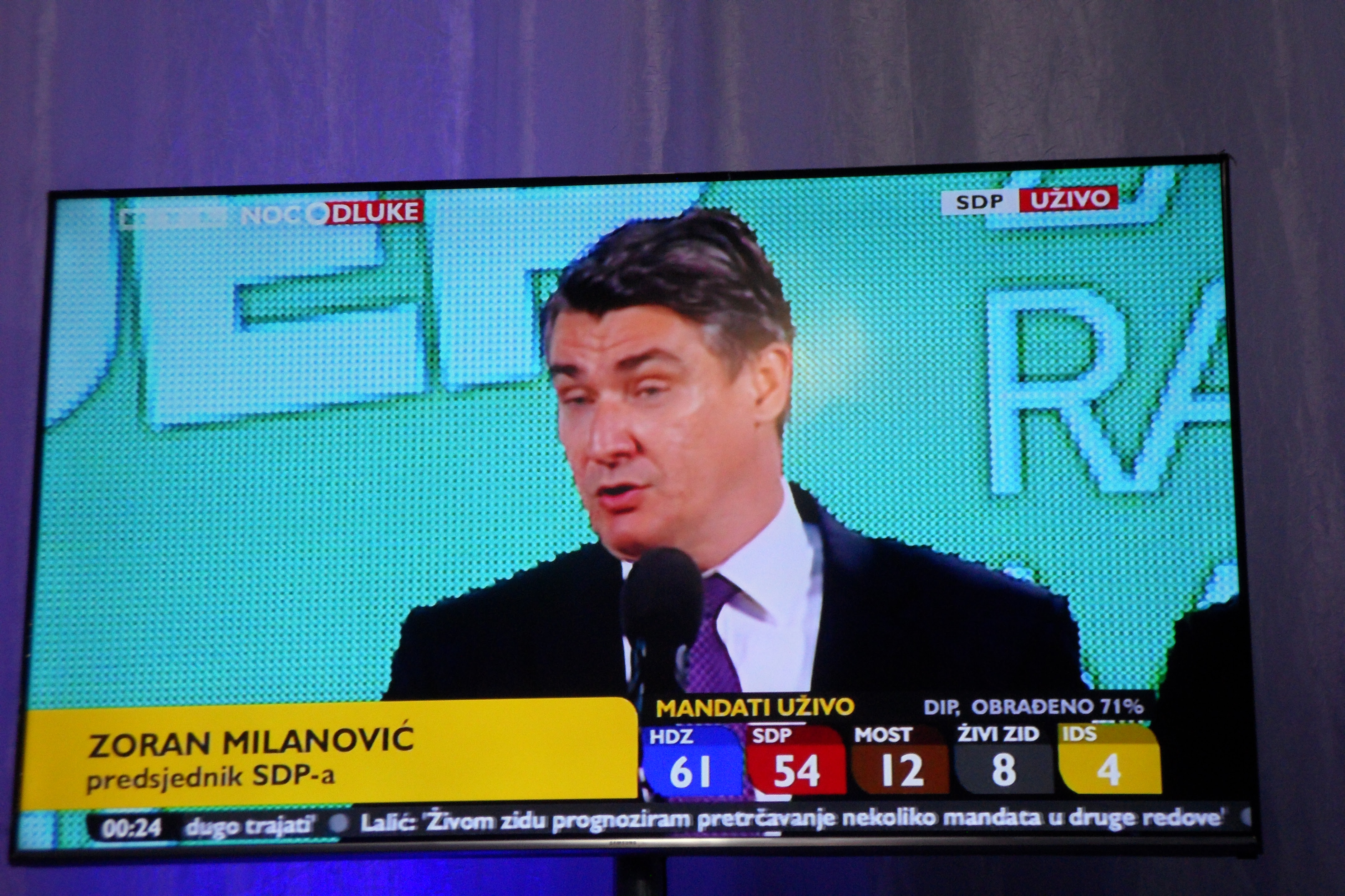 SDP president Zoran Milanovic announces resignation from leader of opposition Photo: Nova TV news 11.09.2016/Connor Vlakancic