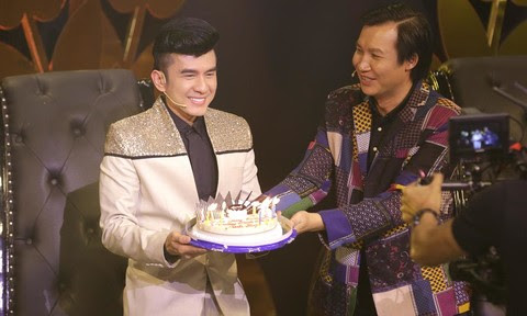 Đừng so sánh giữa cái đẹp và cái xấu, vì cũng có nhiều người lấy người đẹp rồi chia tay, ở đây anh chọn là những gì anh cảm thấy. Ä'an TrÆ°á»ng Cáº£m Ä'á»™ng Ä'on Tuá»•i Má»›i Tren Phim TrÆ°á»ng