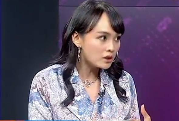 Dalam pada itu, kerajaan akan meneliti semula akta kerja 1955 termasuklah empat perkara termasuk tempoh cuti bersalin, bagi memastikan akta tersebut kekal relevan dengan. Cuti Bersalin 90 Hari Mungkin Rugikan Pekerja Dari Segi Perjawatan Christy Ng Astro Awani
