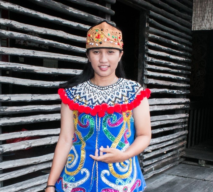 Jual Baju  Adat Dayak Kalimantan  Barat BAJUKU