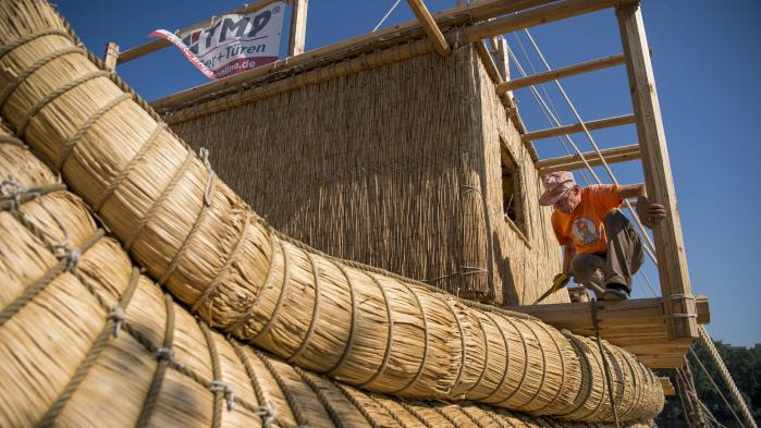 Un bateau en roseau comme ceux des Egyptiens va tenter la traversée de la Méditerranée