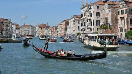 Menacée par le tourisme et le réchauffement climatique, Venise doit être placée sur la liste du patrimoine mondial en péril, recommande l'Unesco
