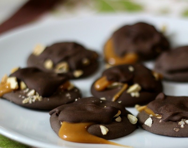 How To Make Turtles With Kraft Caramel Candy : Homemade Chocolate And Caramel Pecan Turtles Big ...