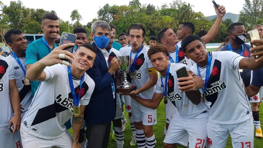 The first edition was played from october 2012 to december of the same year. Ferj Sub 20 Vasco E O Campeao Carioca