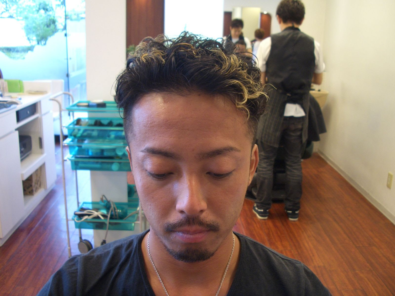 Gfggdtr 男性 髪型 パーマ ツーブロック