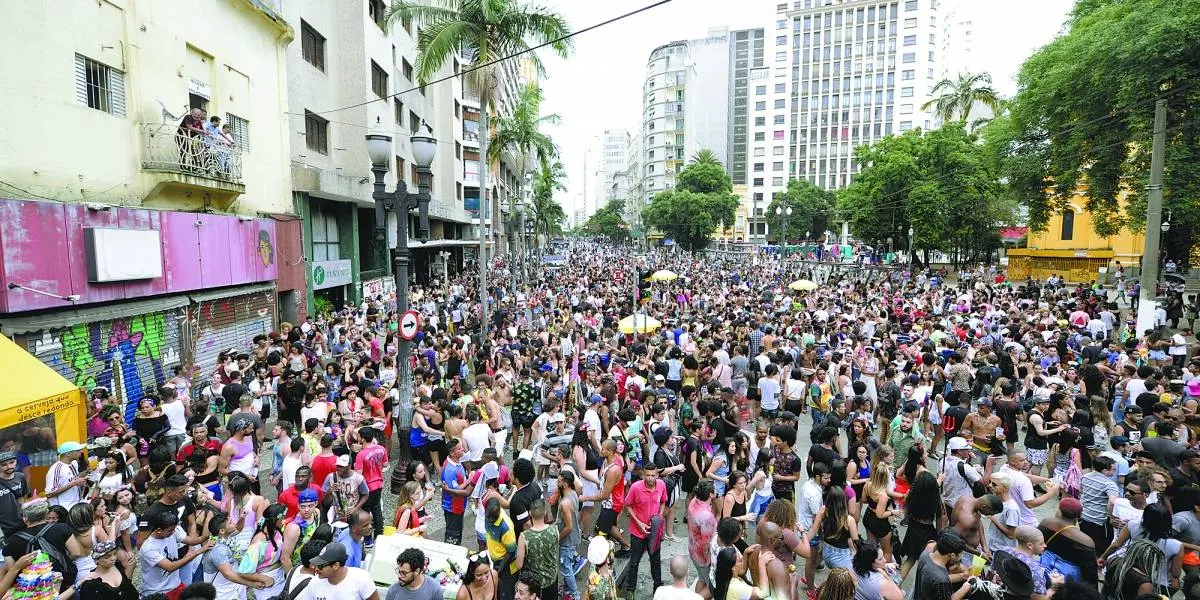 Resultado de imagem para bloco de carnaval de rua metro