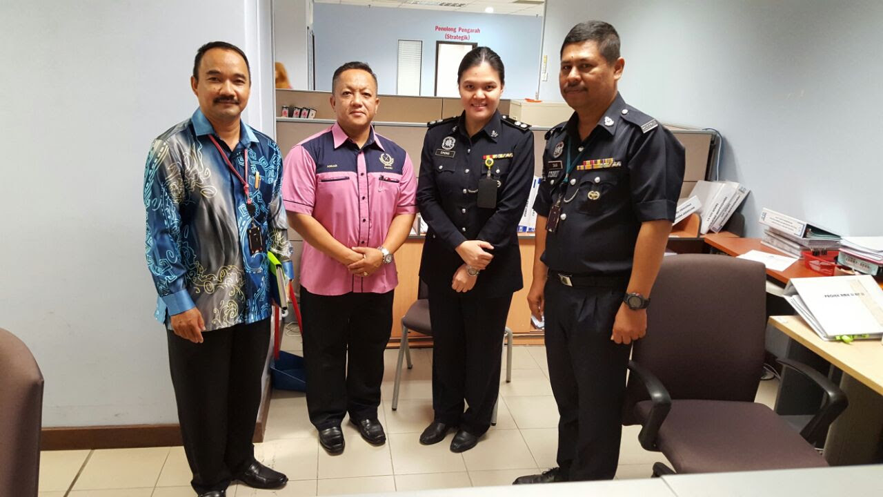 Untuk makluman, terdapat 111 kekosongan jawatan sebagai pembantu operasi di kementerian kesihatan malaysia, kementerian pendidikan tinggi dan kementerian sumber asli dan. Pacsu Perbincangan Pakaian Seragam Pembantu Operasi Gred N11 Di Pdrm
