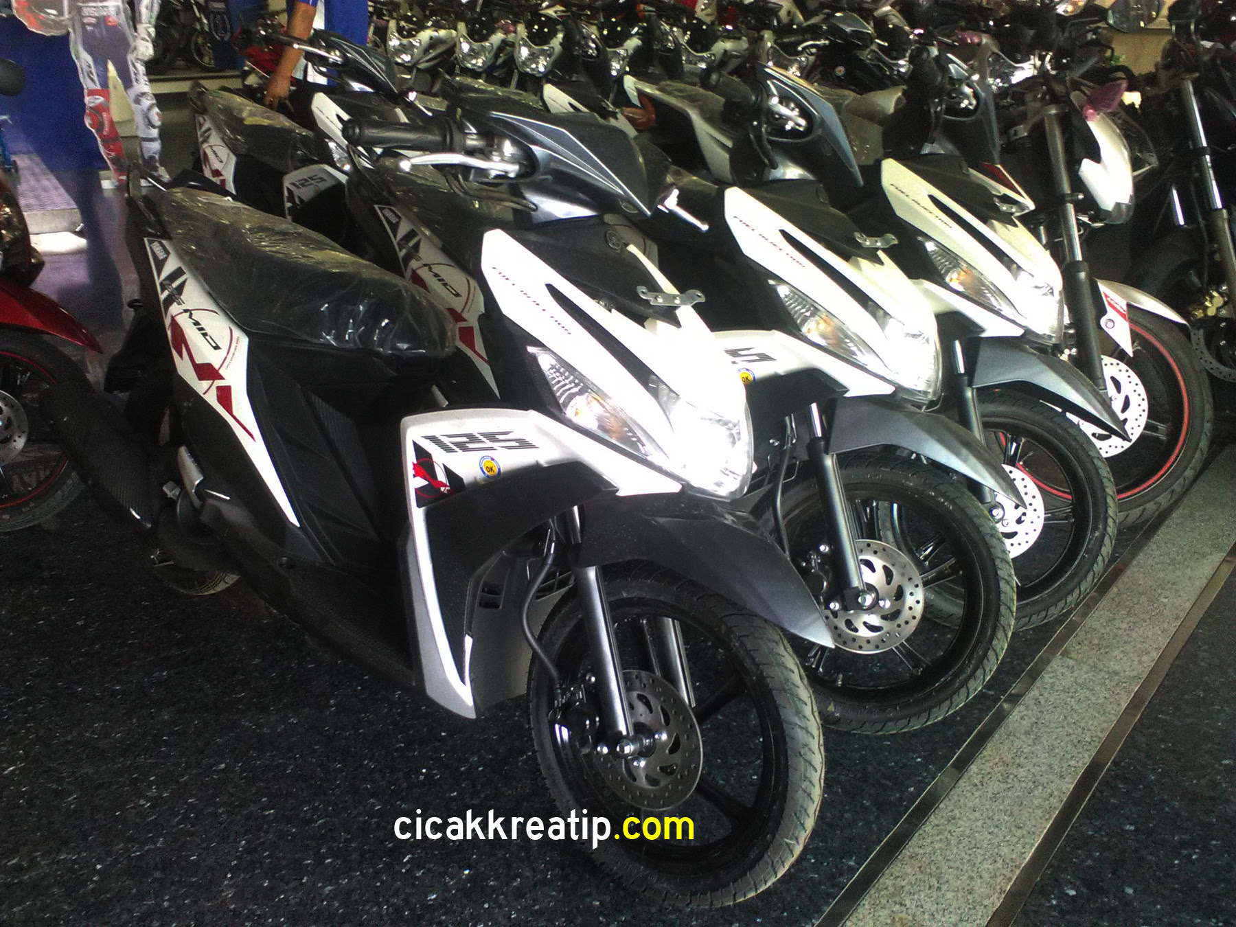 84 Modifikasi Motor Mio M3 Warna Hitam Sobat Modifikasi