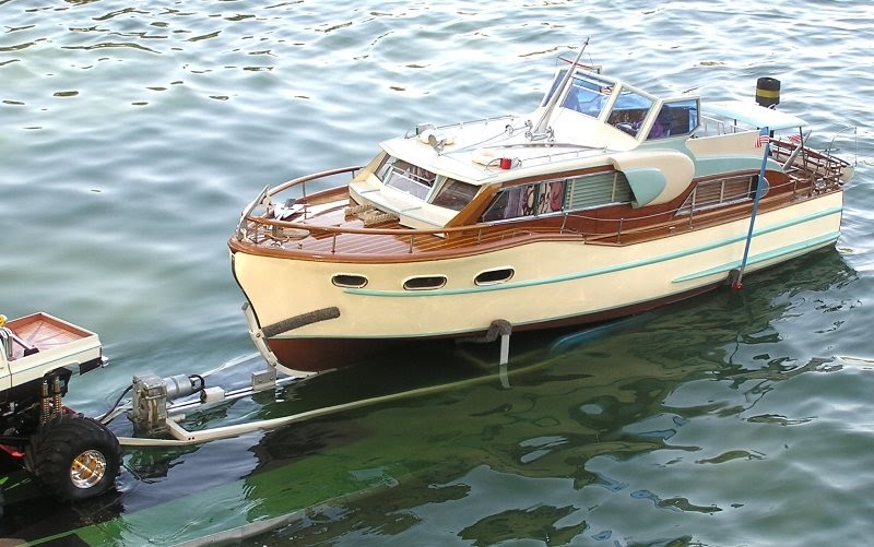 Cesdy: Found Building a plywood boat cabin