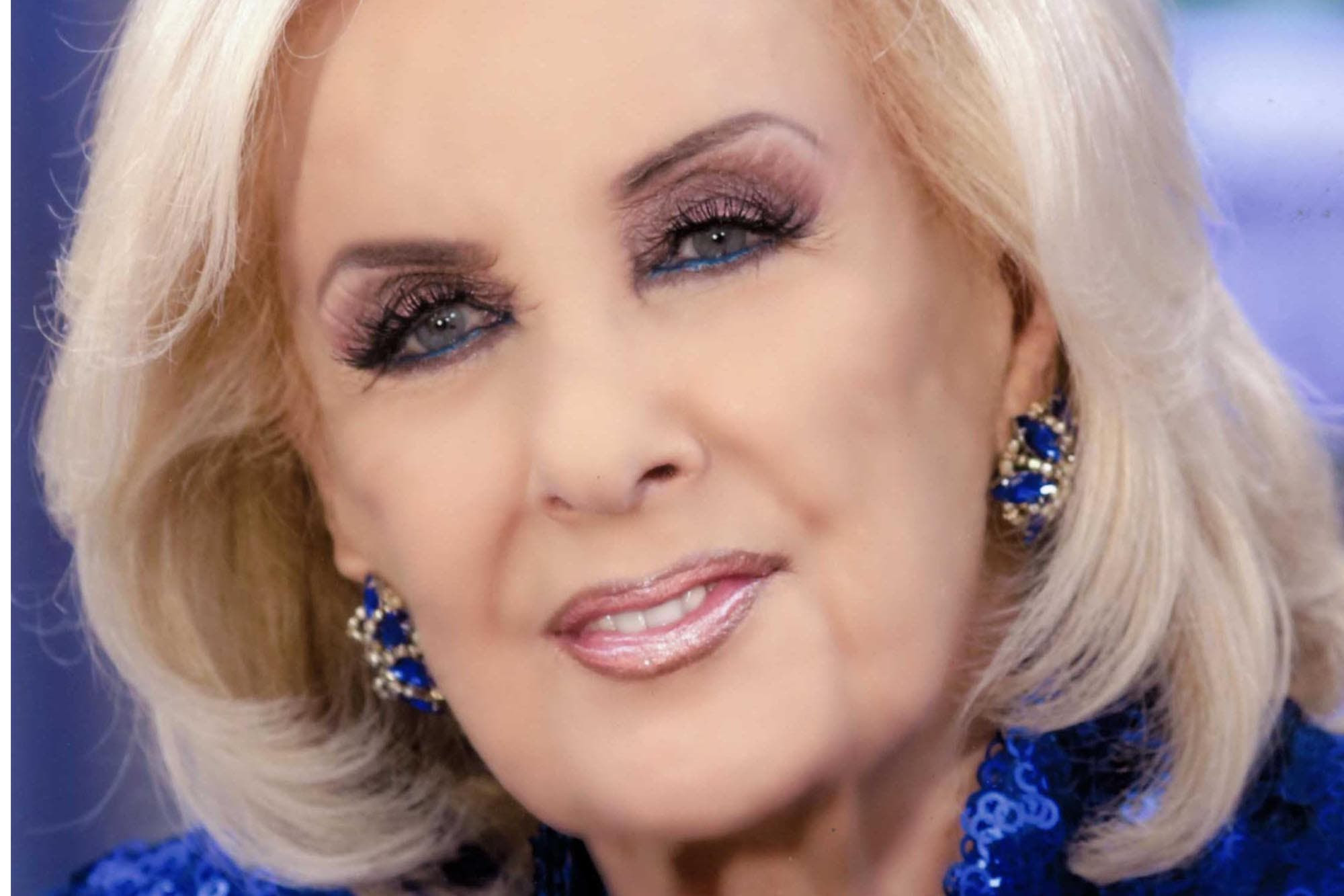 Almorzando con mirtha legrand ya está lista para volver con sus almuerzos a el trece, canal en el que realizó programas como carola y carolina y almorzando con las estrellas. Mirtha Legrand No One Pulls Me Back I M A Tall Lady Not Old