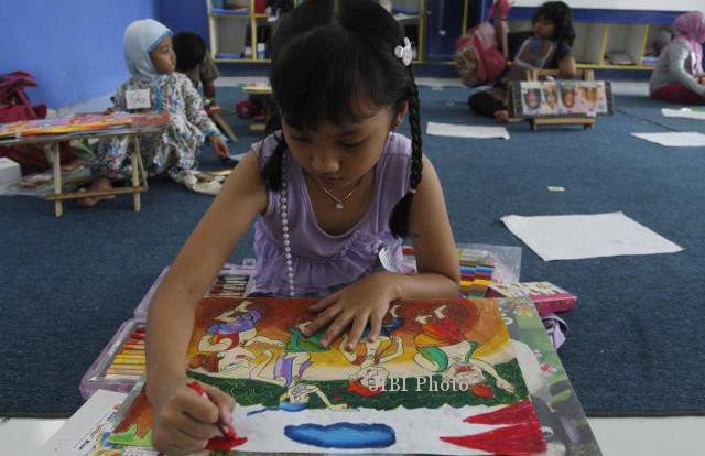 Gambar Mewarnai Tema Hari Kartini