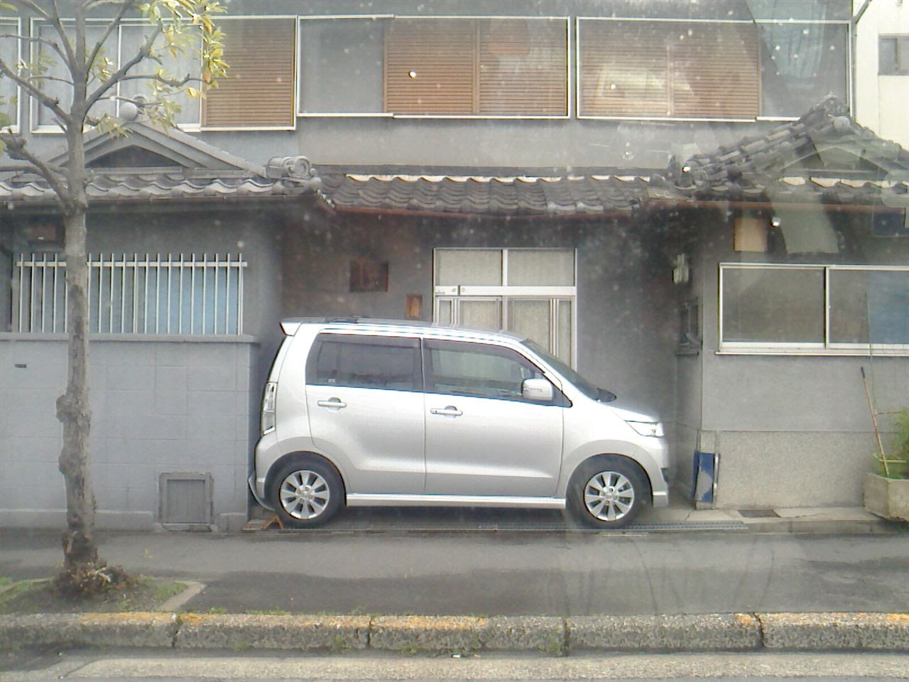 車 横幅 狭い Kuruma
